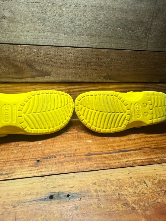 CROCS Classic Slip-On Clog in Yellow - Picture 6 of 9
